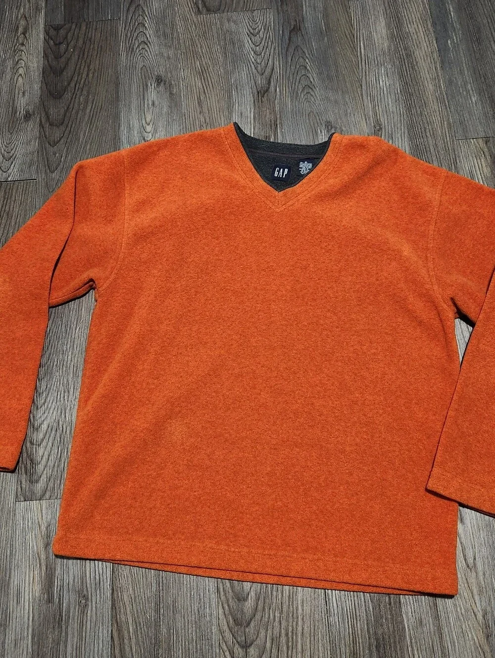 GAP Men's V-Neck Sweater in Bright Orange
